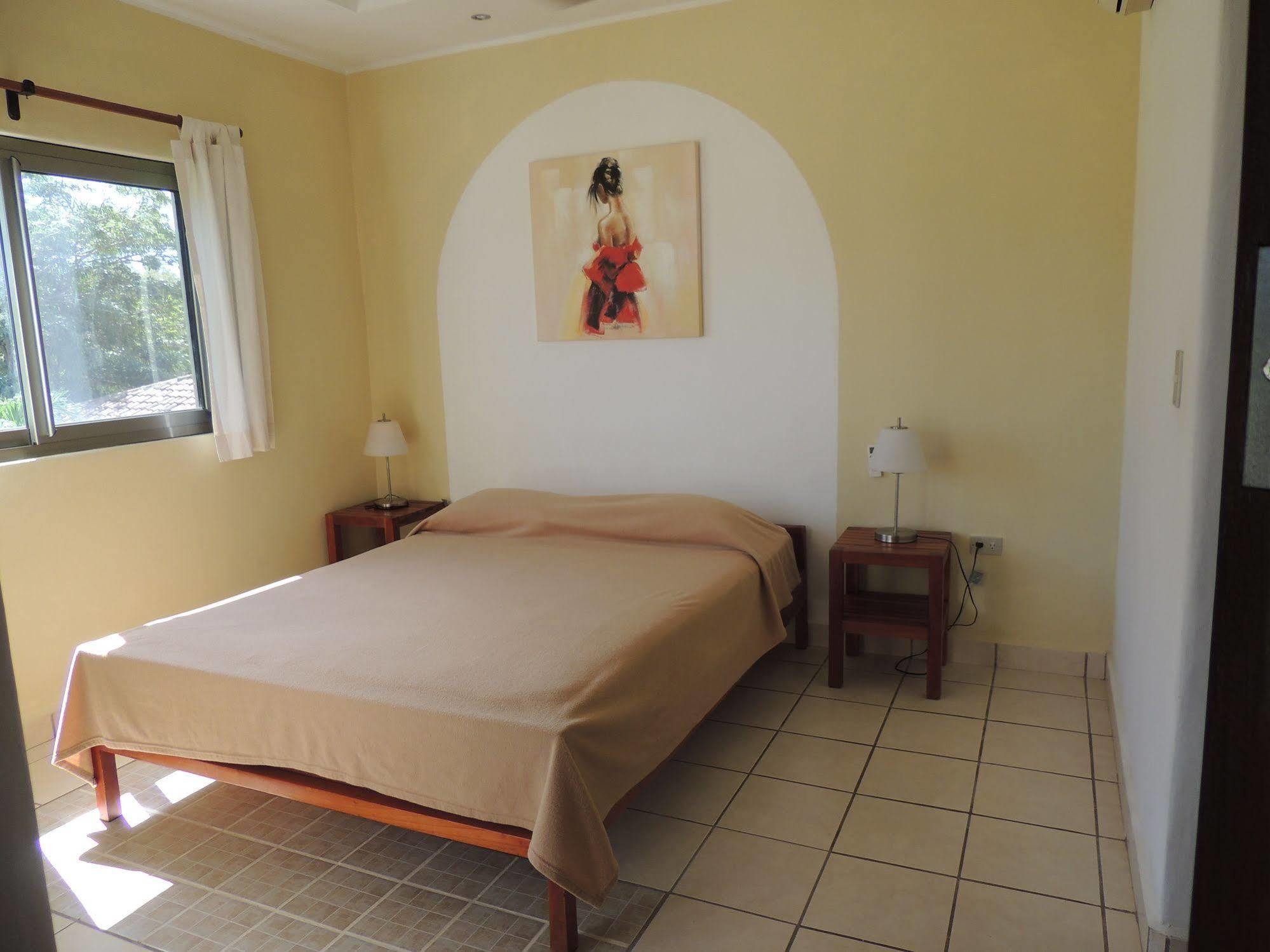 Hacienda Iguana Beach And Golf Resort Tola Exterior photo